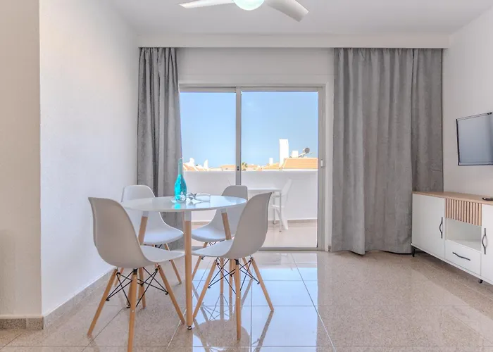 Apartament Floritas Americas